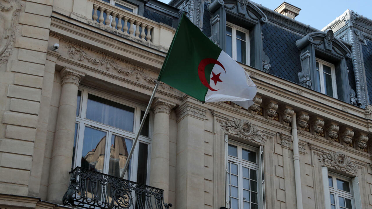 Nouvelle crise entre Paris et Alger suite à la détention d'un agent consulaire algérien