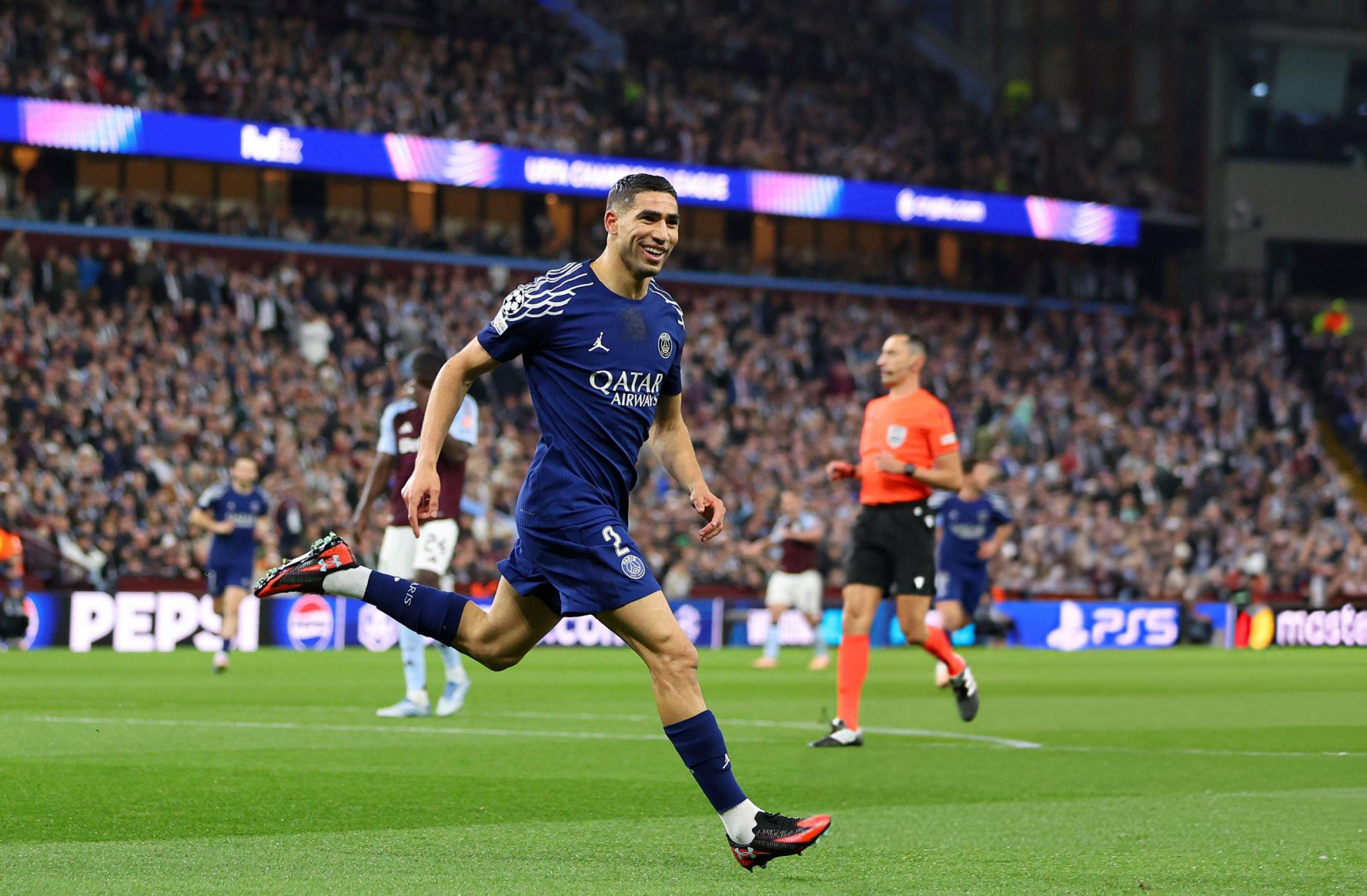 Ligue des Champions : Hakimi buteur, le PSG se qualifie en demi-finale malgré une défaite à Aston Villa