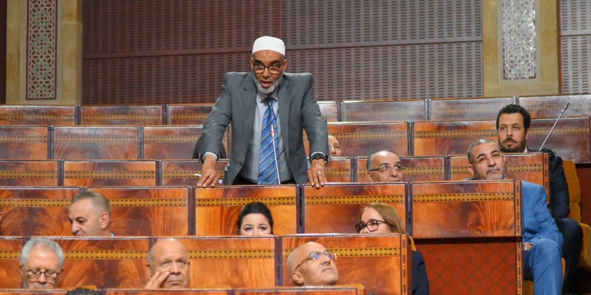 Au cœur de l'hémicycle, un député demande à réhabiliter une route car "les élections approchent"