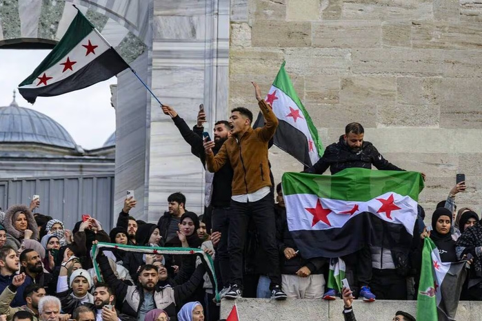 Les Syriens fêtent la fin des sanctions américaines et rêvent de prospérité