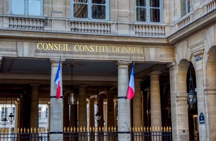 France : Le Conseil constitutionnel a censuré 32 articles de la loi « immigration »