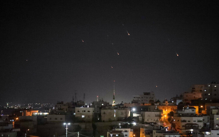 L'Iran riposte avec une attaque massive contre Israël