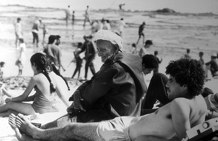 Photographie : à Arles, un miroir critique du Maroc contemporain