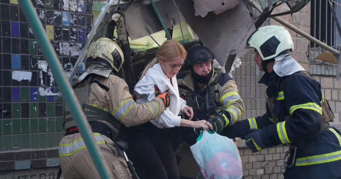 Guerre en Ukraine : Bombardements sur Kiev et sa région