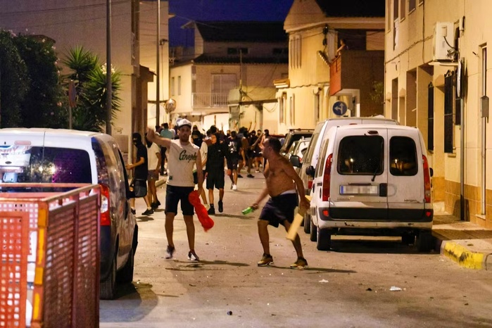 Murcie : Le consulat général du Maroc condamne des actes hostiles visant des ressortissants marocains à Torre Pacheco