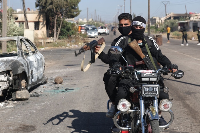 Déploiement des forces syriennes à Soueida, combats sporadiques