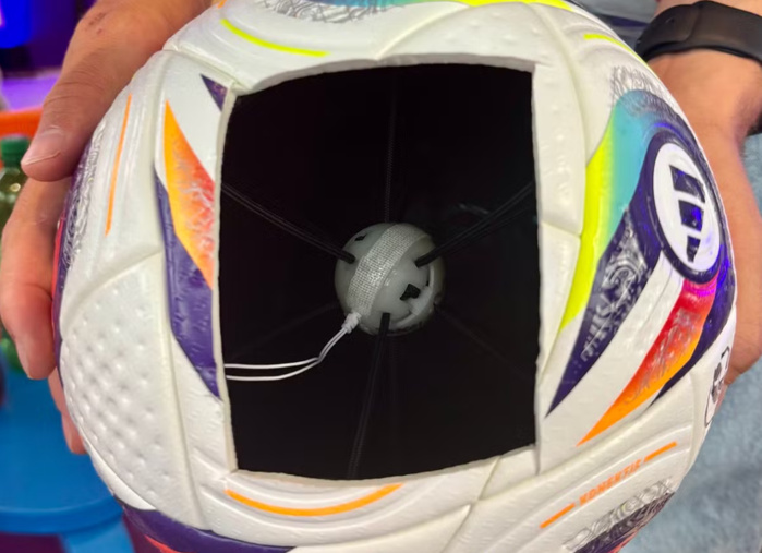 Euro (f)2025 : Le ballon de la phase finale présenté aux médias