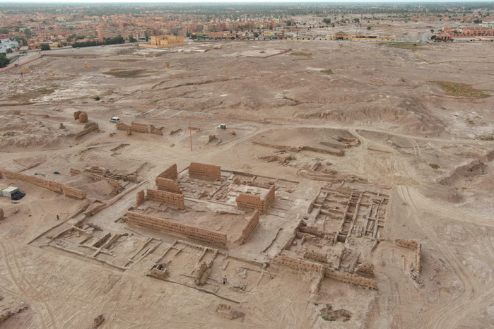 Rétro - Verso : Sur les vestiges de la plus ancienne mosquée du Royaume