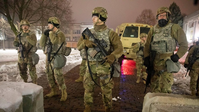 Etats-Unis : La Garde nationale chargée de "nettoyer" Washington