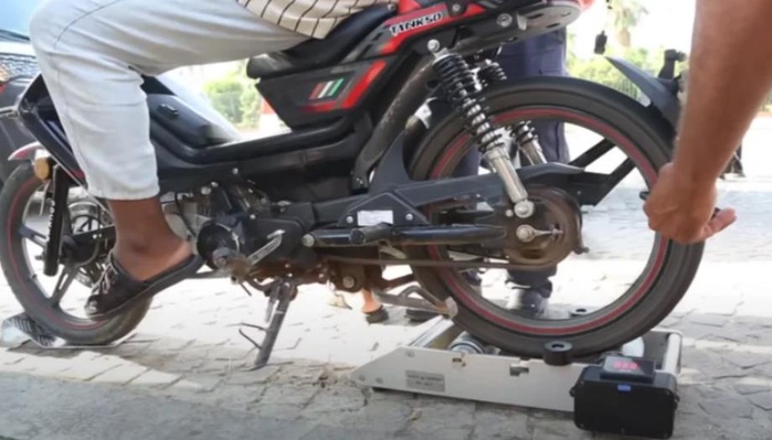 Cyclomoteurs : le ministère du Transport suspend la campagne de contrôle