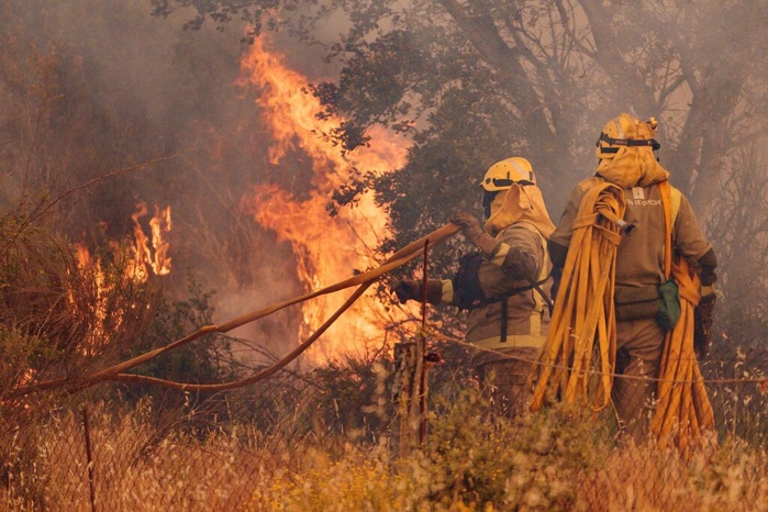 Amélioration sur le front des incendies en Espagne, un pompier décède au Portugal