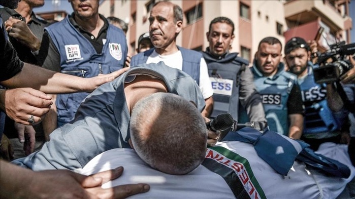 Gaza : Face au massacre des journalistes, une cinquantaine de médias à travers le monde occultent leurs Unes