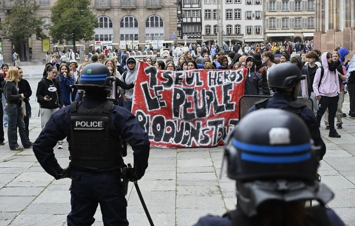 France : Barrages, manifestations, violences…le mouvement « Bloquons tout » en images