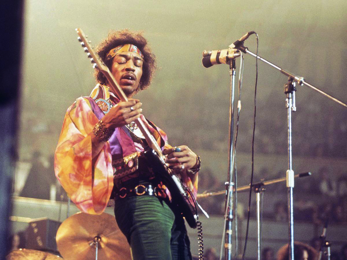 MAGAZINE : Jimi Hendrix, d’ange heureux
