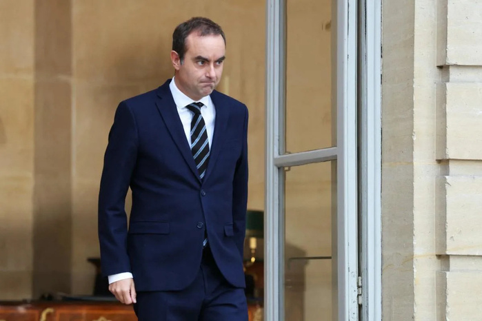 ​France : Sébastien Lecornu jette l’éponge