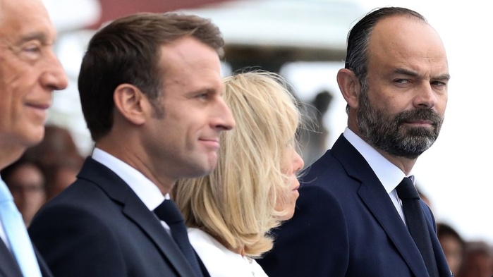 ​France : Les anciens Premiers ministres appellent au départ de Macron