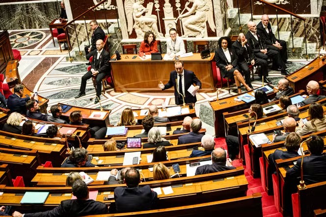France : L’Assemblée nationale suspend la réforme des retraites pour préserver l’équilibre gouvernemental