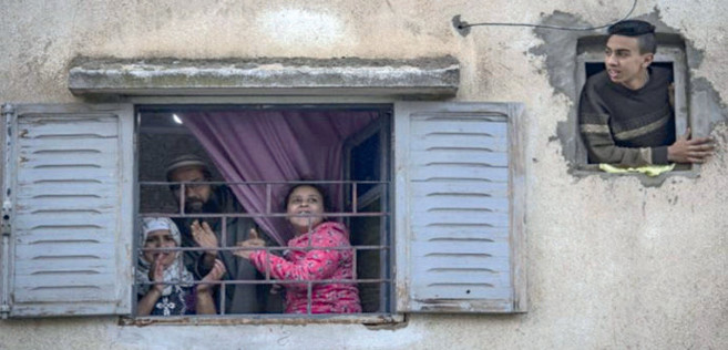 Le confinement distend le lien social mais renforce le lien familial. Ph. AFP