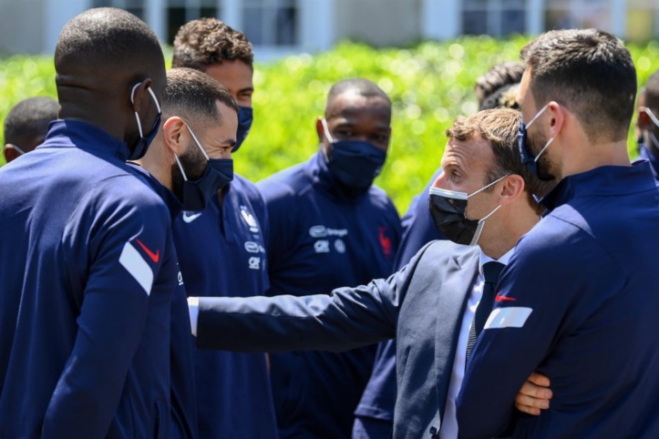 Match de bienfaisance : Ce jeudi, le président français titulaire et joue milieu du terrain avec le numéro 3 !