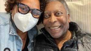 Pelé  de retour à l'hôpital 