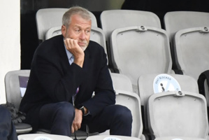 Guerre en Ukraine : Abramovich met Chelsea en vente