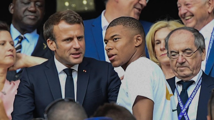 PSG : Mbappé conseillé par Macron et Sarkozy !