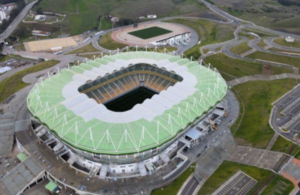 Le flambant neuf stade de Tizi-Ouzou qui devait être inauguré par Tebboune