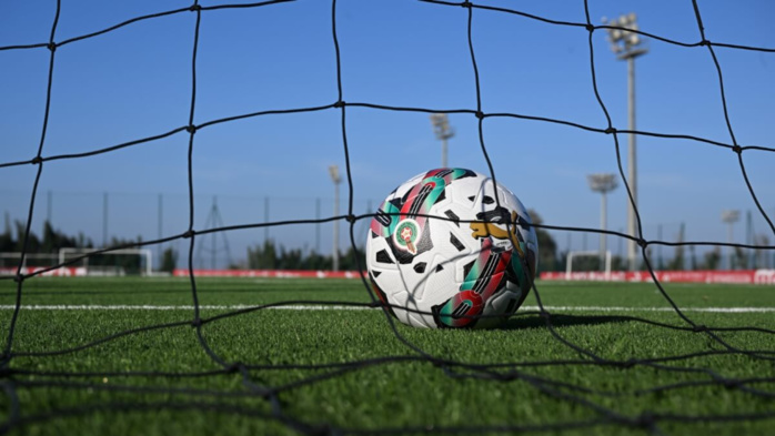 En ligne de mire : Le football entre amateurisme et professionnalisme