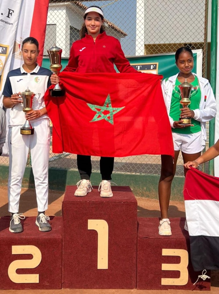 Le podium au féminin avec Malak El Allami sur la plus haute marche du podium