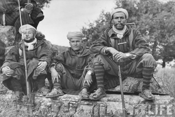 Rétro-Verso : Il y a 66 ans, Feu Mohammed V se rendait à M’Hamid El Ghizlane