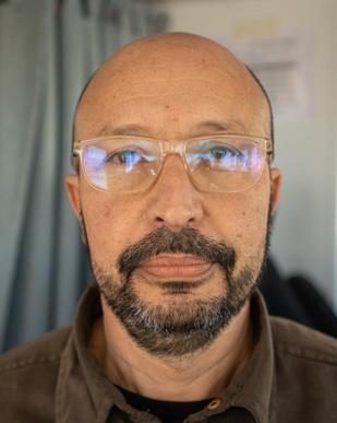 Militant pour la protection de l’environnement et président de l’association Zero Waste Skhirat, Nadir Sinaceur répond à nos questions sur le concept zéro déchet au Maroc.
