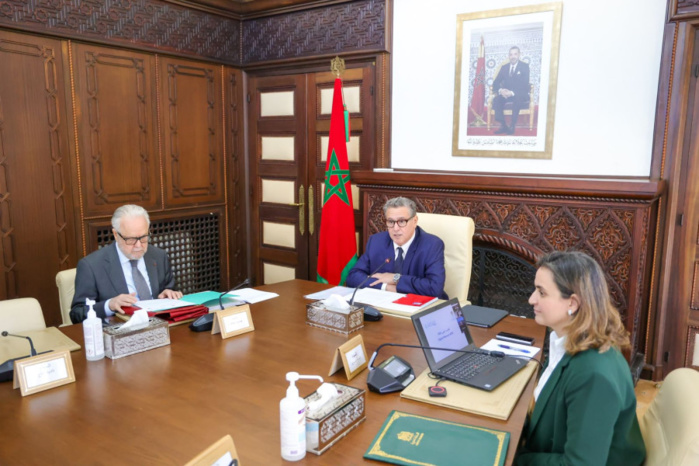 Le Chef du gouvernement prend acte de la mise en œuvre de la stratégie Maroc Digital 2030