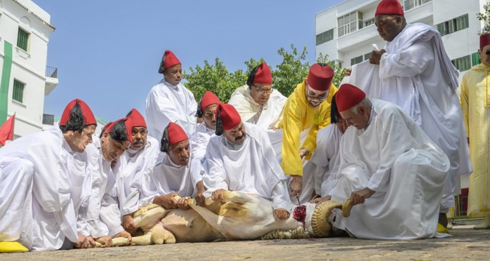 SM le Roi, Amir Al-Mouminine, accomplit la prière de l’Aïd Al-Adha