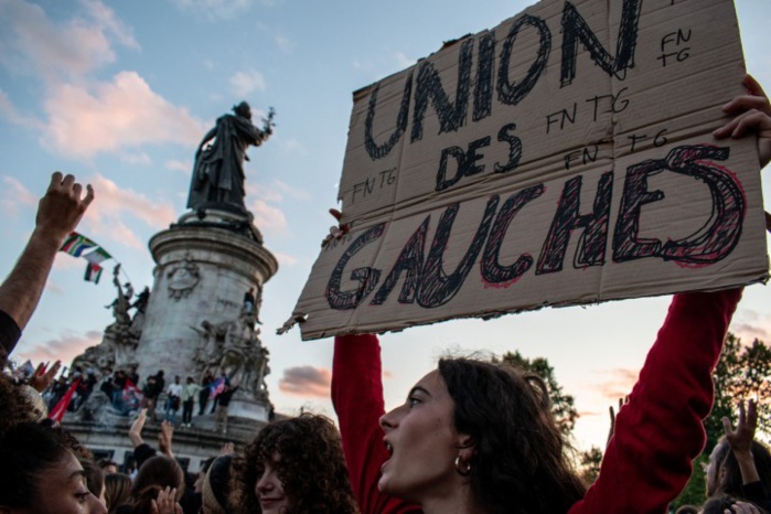 Législatives: la gauche en tête selon les premières estimations, devant les macronistes puis le RN