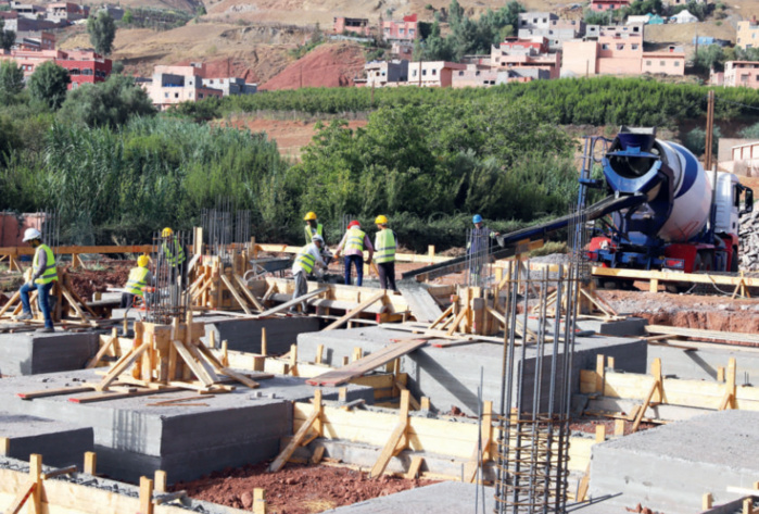 Travaux de reconstruction et de réhabilitation des établissements scolaires.