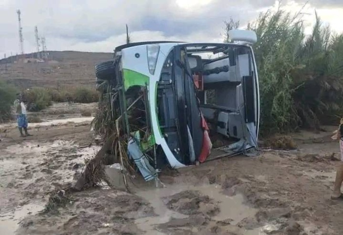 ​Un autocar emporté par les crues à Oued Tata, 2 morts et 14 portés disparus (bilan provisoire)