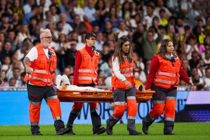 Le latéral droit du Real Madrid souffre de trois blessures graves : Rupture du ligament croisé antérieur , rupture du ligament collatéral externe et rupture du tendon poplité !