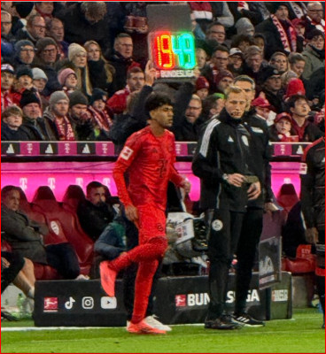 Bundesliga 24-25 / J9 : La grande première d’Adam Aznou dans l’Allianz Aréna de Munich !