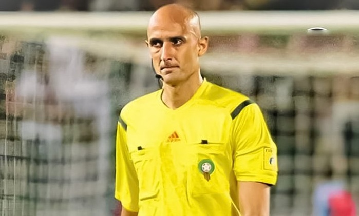 RCA-WAC: Le Raja demande la suspension et le retrait de l’arbitre du derby de la liste des internationaux