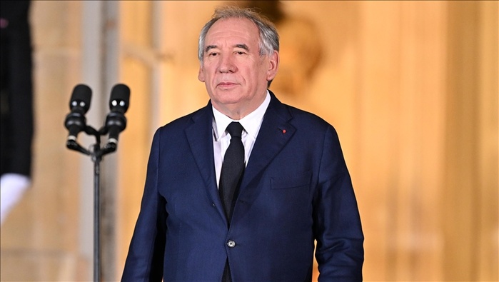 France : Bayrou face à une montagne de défis