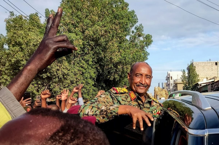 Soudan: le chef de l'armée annonce la formation prochaine d'un gouvernement de transition