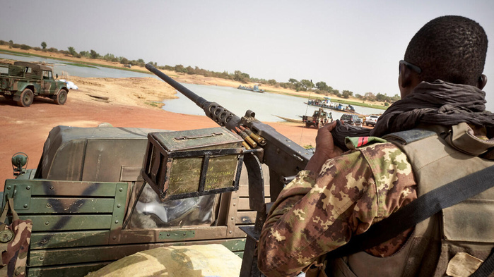 Mali: 25 morts et 13 blessés dans une attaque terroriste d'un convoi civil dans le nord (Armée)