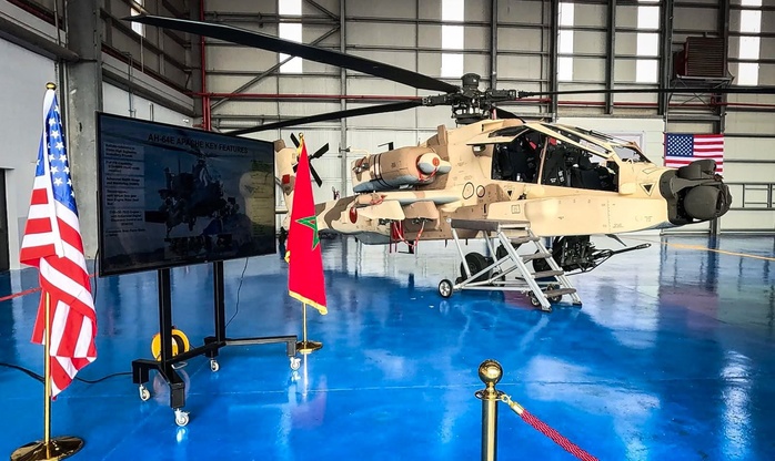 Les hélicoptères Apache AH-64E présentés officiellement lors d'une cérémonie dans la base aérienne de Salé 