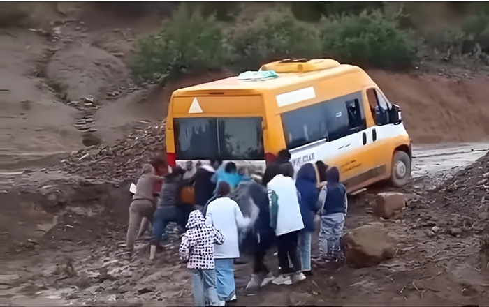 ​Arrêt sur image : Sur le chemin de l'école !