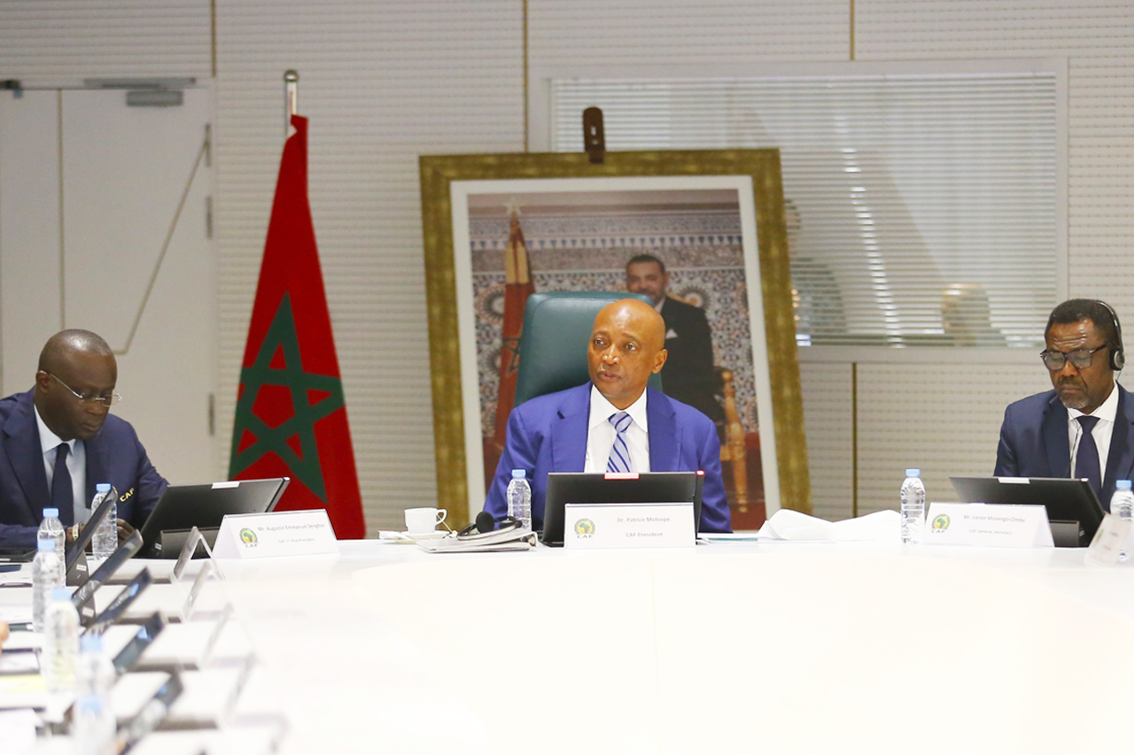 Le président de la CAF félicite le Maroc pour ses stades et infrastructures de football de "classe mondiale"