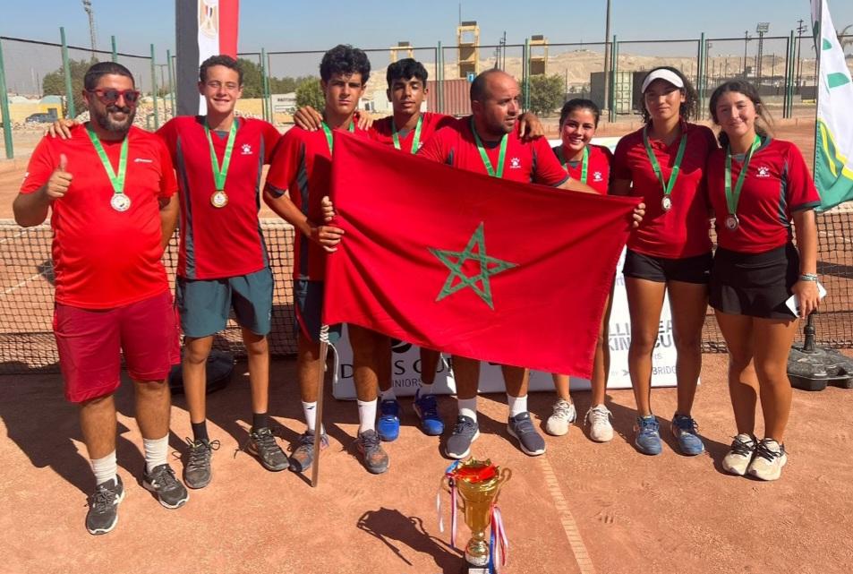 Nos garçons et filles des U16 arborant avec fierté les couleurs nationales.