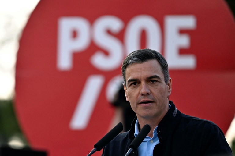 Elections en Espagne : Le PP en tête, mais les socialistes de Sánchez résistent