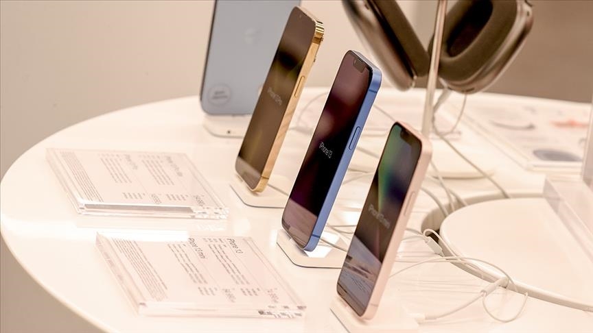 Téléphonie : L'iPhone 12 retiré du marché français en raison d'ondes trop puissantes