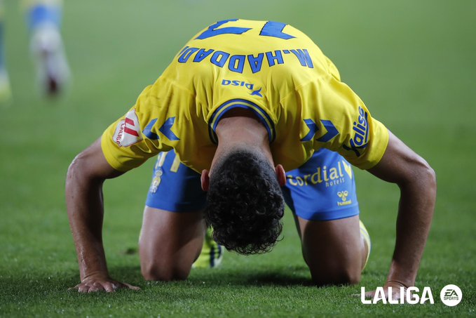 L'international marocain, Munir El Haddadi, a ouvert le score très tôt pour Las Palmas mais son but s'est averé insuffisant devant son ancien club le Barça qui a arraché la victoire au temps additionnel sur un penalty.