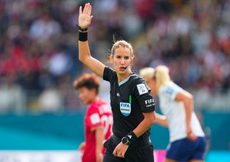 Bouchra Karboubi fait partie du collectif arbitral marocain du match Sénégal -Gambie.